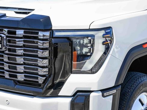 Used 2025 GMC Sierra 3500 Denali Ultimate AWD/4WD image 8