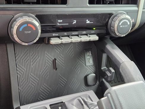Used 2025 Toyota Tacoma SR image 27