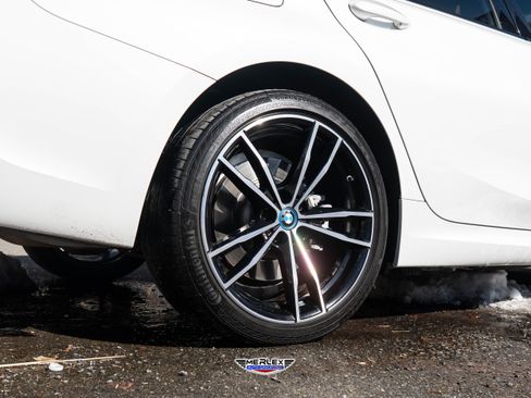 Used 2022 BMW 330e xDrive w/ M Sport Package image 11