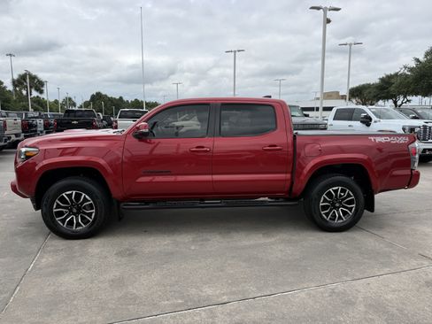 Used 2021 Toyota Tacoma TRD Sport w/ Technology Package AWD/4WD image 8