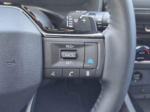 Used 2025 Nissan Rogue SL image 26