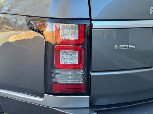 Used 2014 Land Rover Range Rover HSE image 19