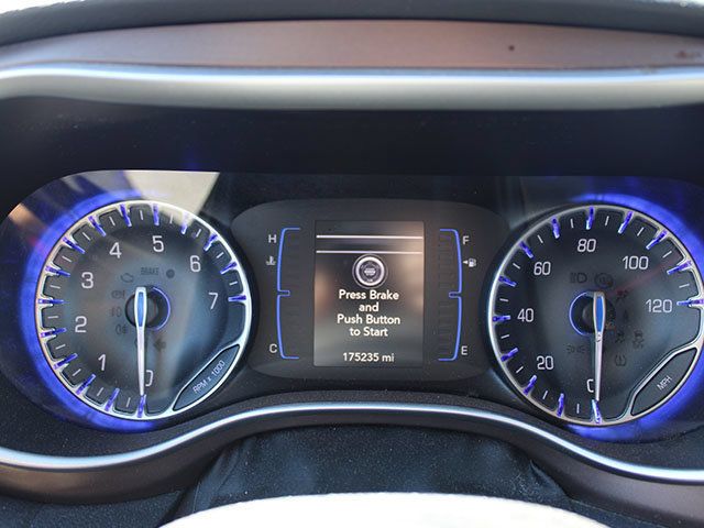 Used 2018 Chrysler Pacifica Touring Plus FWD image 8