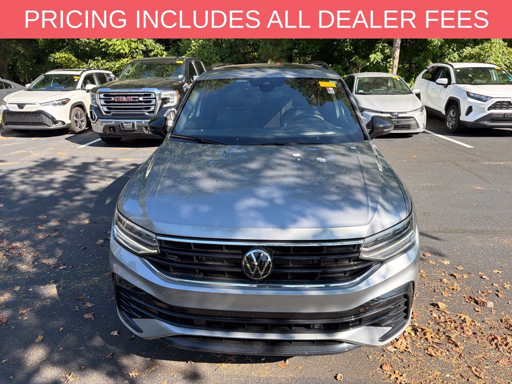 Used 2024 Volkswagen Tiguan SE R-Line AWD/4WD image 2