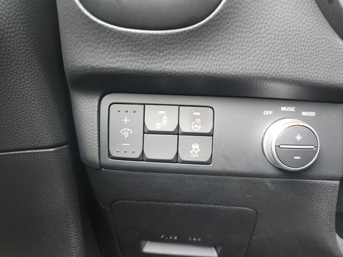 Used 2018 Kia Soul ! w/ Tech Package FWD image 35