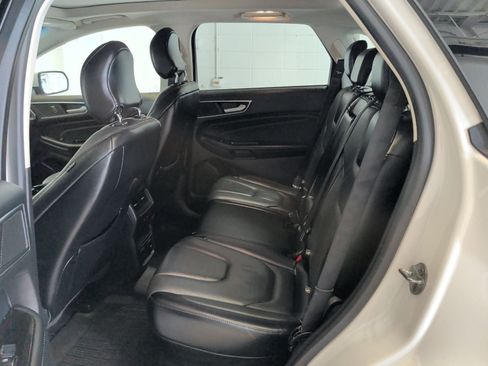 Used 2017 Ford Edge Titanium w/ Equipment Group 302A AWD/4WD image 10