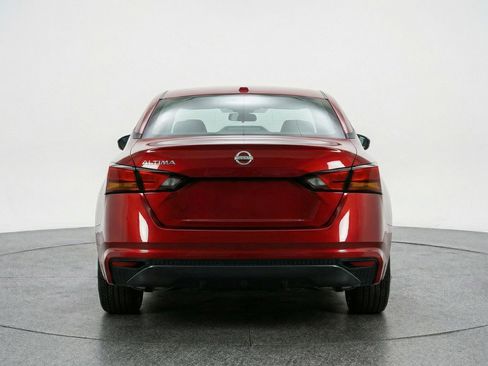 Used 2025 Nissan Altima 2.5 SV image 7