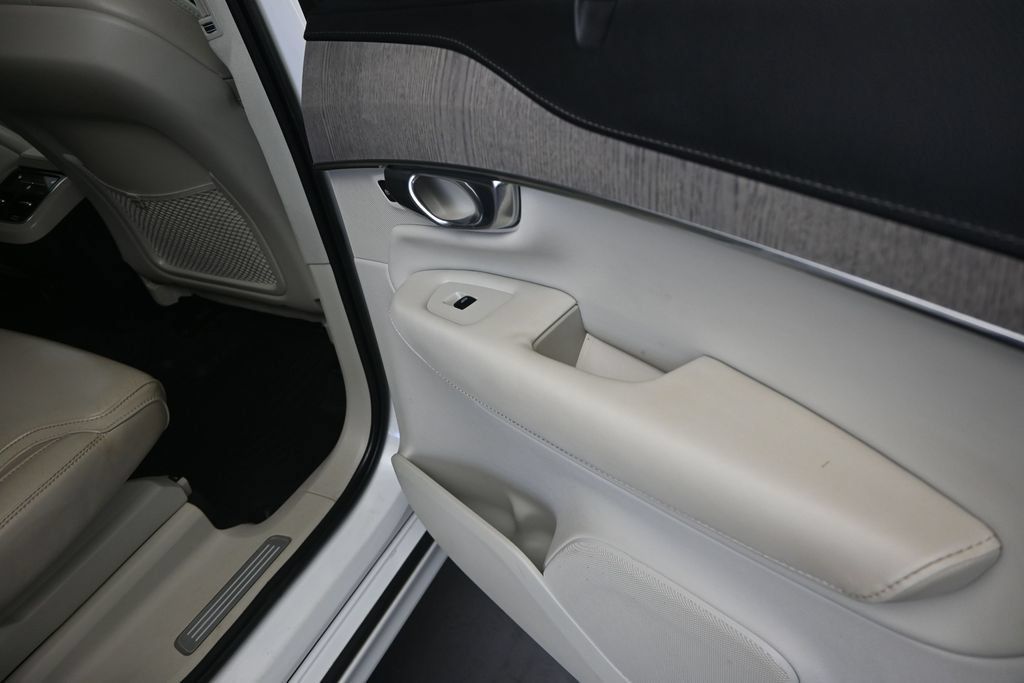 Used 2023 Volvo XC90 B6 Ultimate w/ Protection Package Premier AWD/4WD image 21