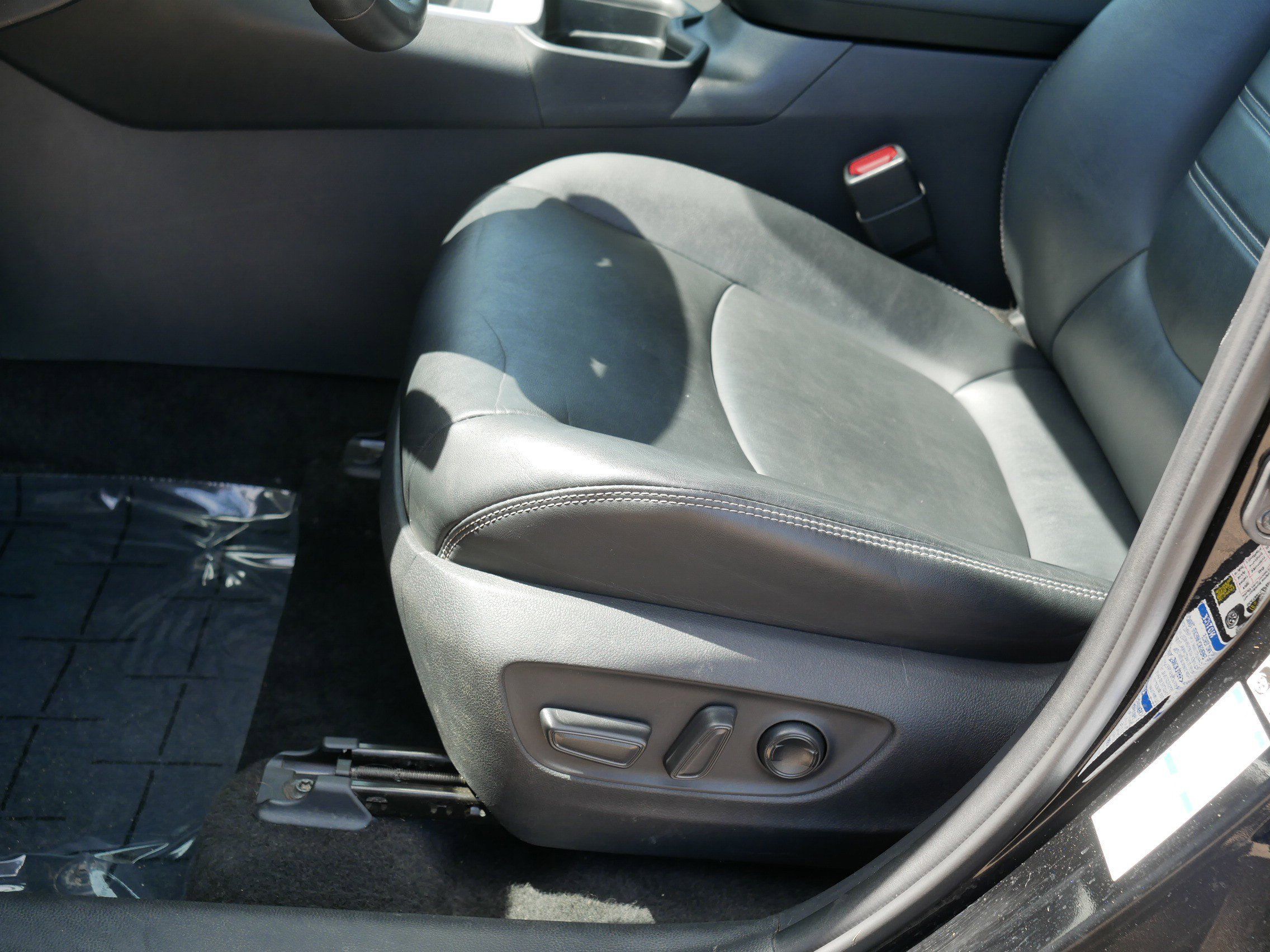 Used 2021 Toyota RAV4 XLE Premium AWD/4WD image 13