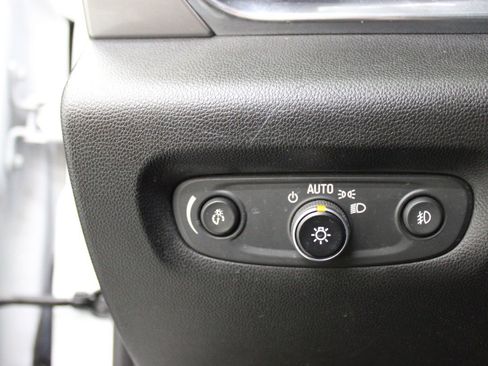 Used 2018 Chevrolet Traverse LT image 20