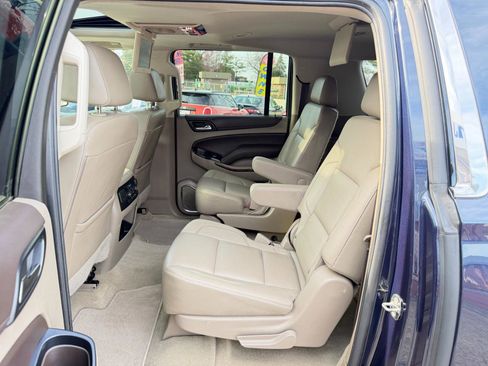 Used 2018 Chevrolet Suburban LT image 33