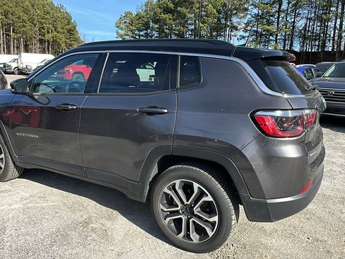 Used 2024 Jeep Compass Limited image 10