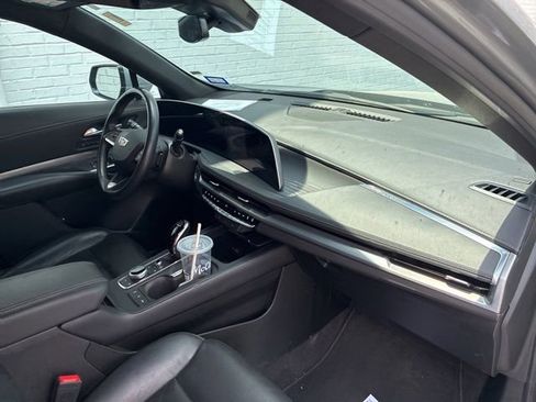 Used 2024 Cadillac XT4 Premium Luxury FWD image 28