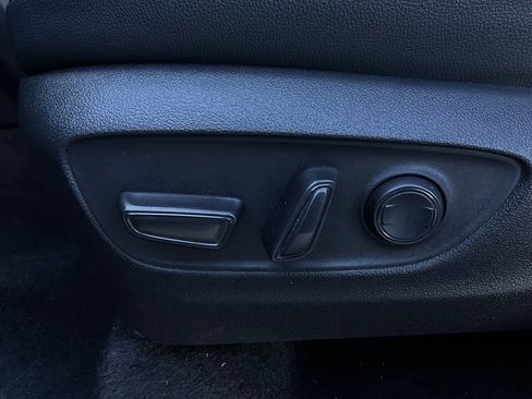 Used 2025 Toyota Grand Highlander FWD image 11