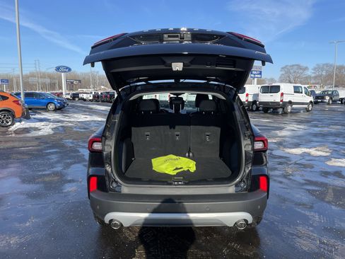 Used 2024 Ford Escape SE image 5