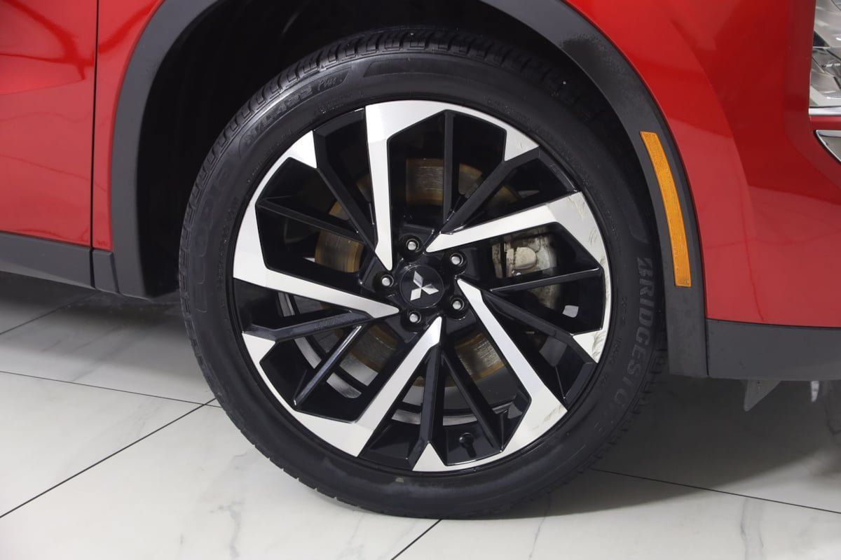 Used 2024 Mitsubishi Outlander Ralliart AWD/4WD image 15