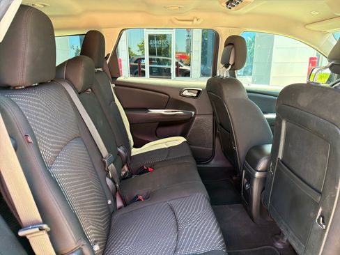 Used 2020 Dodge Journey SE w/ SE Popular Equipment Group FWD image 27