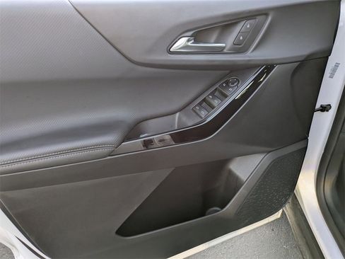 Used 2025 Chevrolet Equinox LT image 15