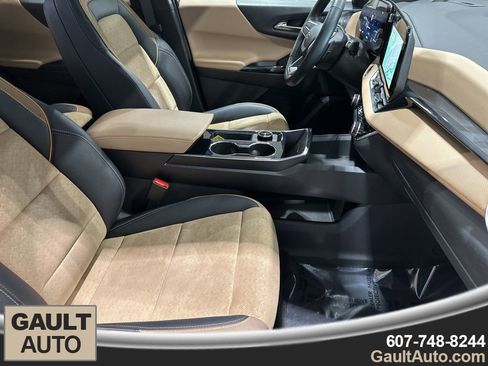 Used 2025 Chevrolet Equinox ACTIV w/ Safety and Technology Package image 17