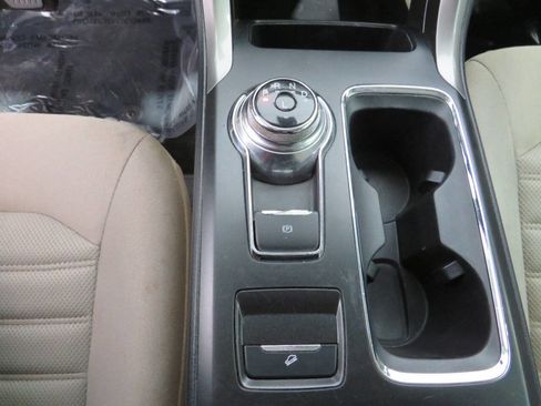 Used 2019 Ford Fusion SE image 22