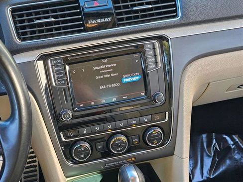 Used 2018 Volkswagen Passat 2.0T R-Line image 13