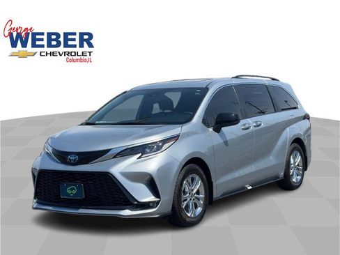 Used 2023 Toyota Sienna XSE AWD/4WD image 1