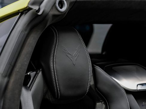 Used 2021 Chevrolet Corvette Stingray Premium Cpe w/ Z51 Performance Package RWD image 57