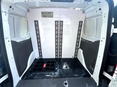 Used 2022 Ford Transit Connect XL image 28