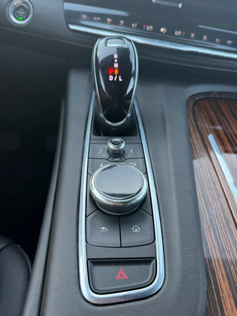 Used 2021 Cadillac Escalade Luxury RWD image 34