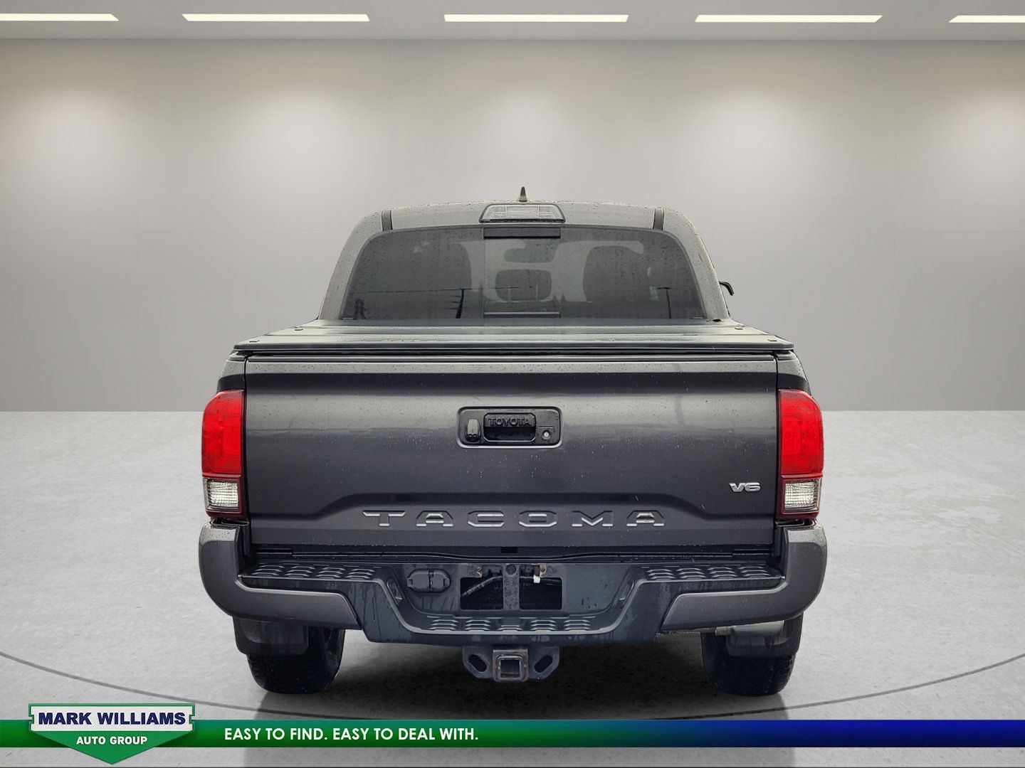 Used 2018 Toyota Tacoma TRD Sport AWD/4WD image 5