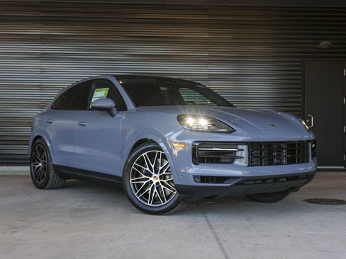 New 2026 Porsche Cayenne E-Hybrid Coupe AWD/4WD image 9