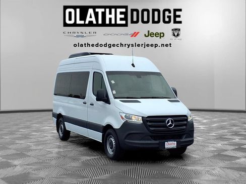 Used 2024 Mercedes-Benz Sprinter 2500 image 31