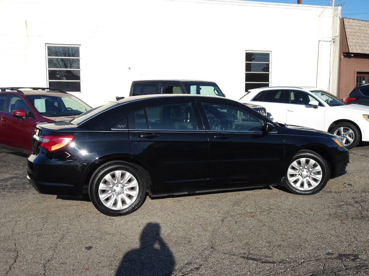 Used 2013 Chrysler 200 LX FWD image 4
