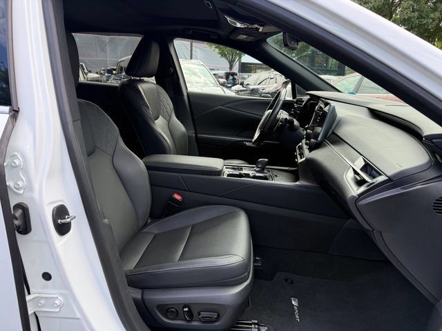 Used 2025 Lexus RX 350h AWD/4WD image 32