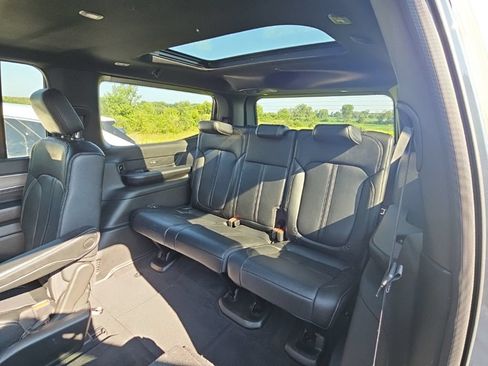 Used 2024 Jeep Wagoneer Series II w/ Convenience Group I AWD/4WD image 10