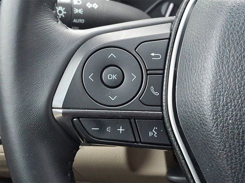 Used 2018 Toyota Camry XLE image 21