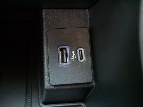 Used 2024 Ford Edge Titanium AWD/4WD image 33