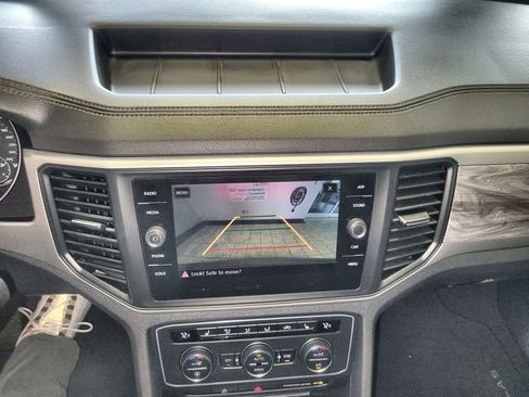 Used 2020 Volkswagen Atlas Cross Sport SE image 17