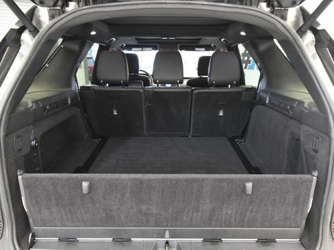 Used 2018 Land Rover Discovery HSE image 33