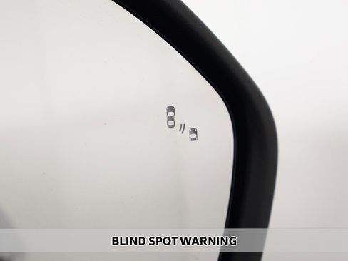 Used 2021 Ford Explorer XLT w/ Equipment Group 202A image 4