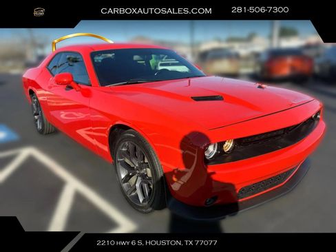 Used 2020 Dodge Challenger SXT w/ Blacktop Package RWD image 7