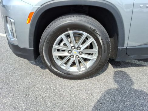 Certified 2023 Chevrolet Traverse LT FWD image 10