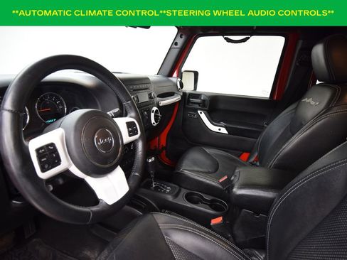 Used 2015 Jeep Wrangler Unlimited Sahara image 11