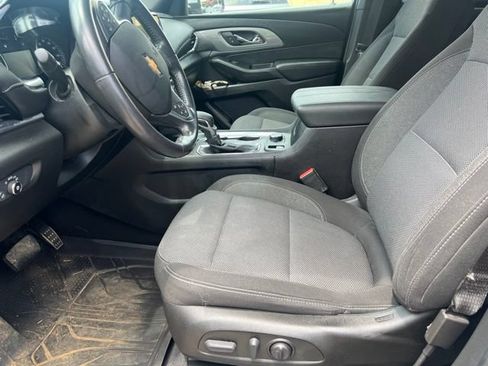 Used 2022 Chevrolet Traverse LT FWD image 8
