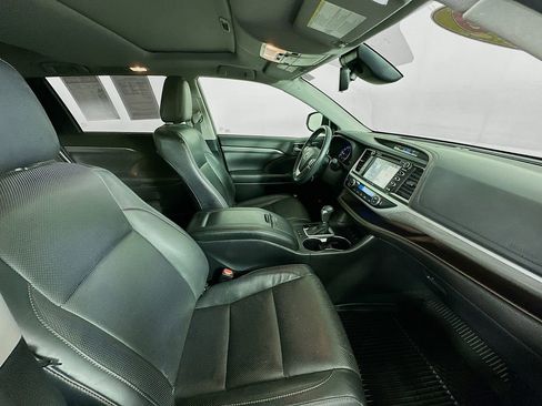 Used 2019 Toyota Highlander Limited AWD/4WD image 37