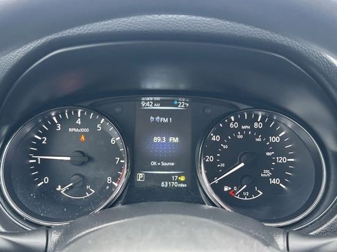 Used 2017 Nissan Rogue S image 40