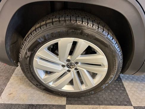 Certified 2022 Volkswagen Atlas Cross Sport SE image 15