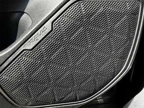 Used 2024 Toyota RAV4 XLE image 22