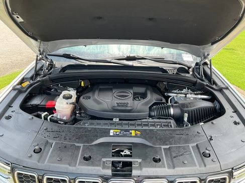 Used 2023 Jeep Grand Cherokee L Overland RWD image 30