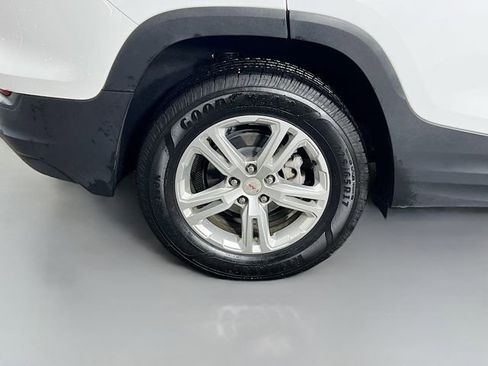 Used 2024 GMC Terrain SLE image 33